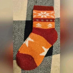 NWOT Unbranded Kids Snowflake Holiday Socks